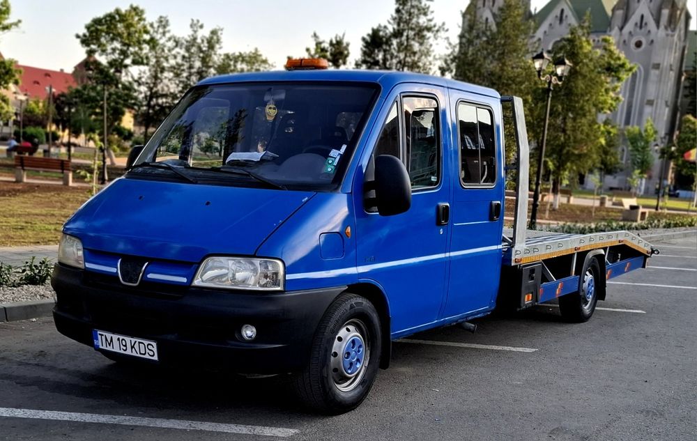 Tractări auto non-stop.