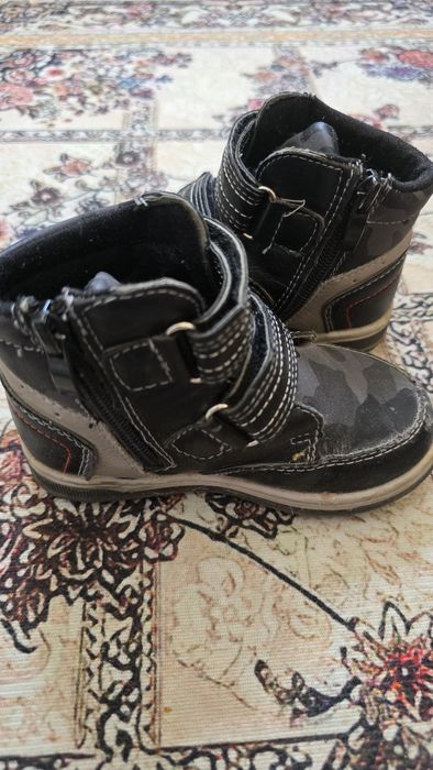Обувь весна в отличном состоянии.