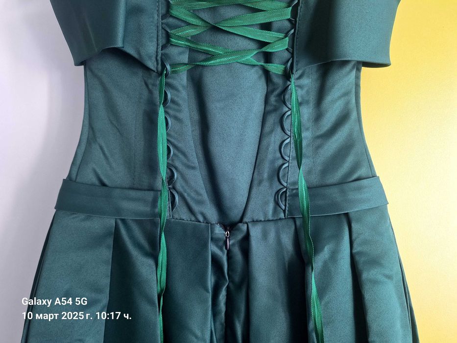 Бална дамска рокля -зелена ,размер 44.