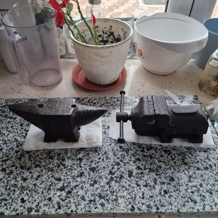 Menghina mica si Nicovala mica veche pentru diverse