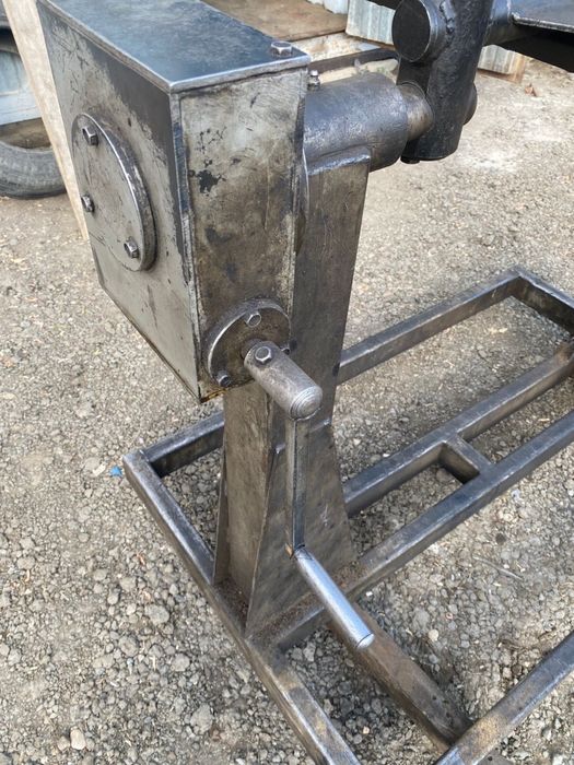 Стенд универсальный для разборки двигателей