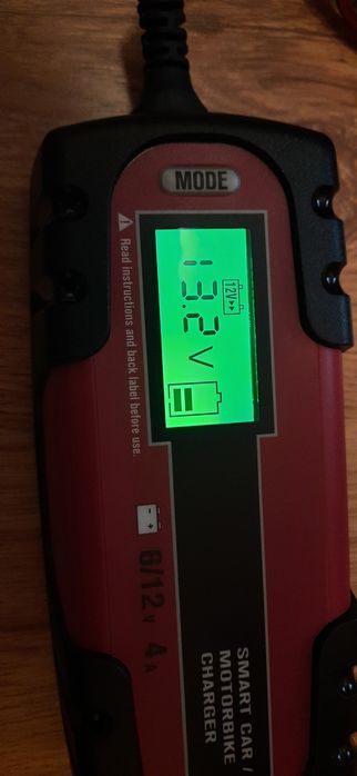 Redresor Auto pentru baterie 6V-12V 4A,cu microprocesor si display,Nou