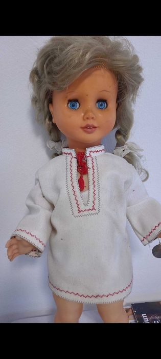 Papusa veche de vanzare