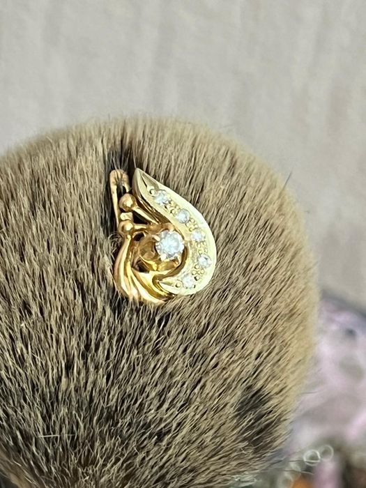 Золотые серьги с бриллиантами