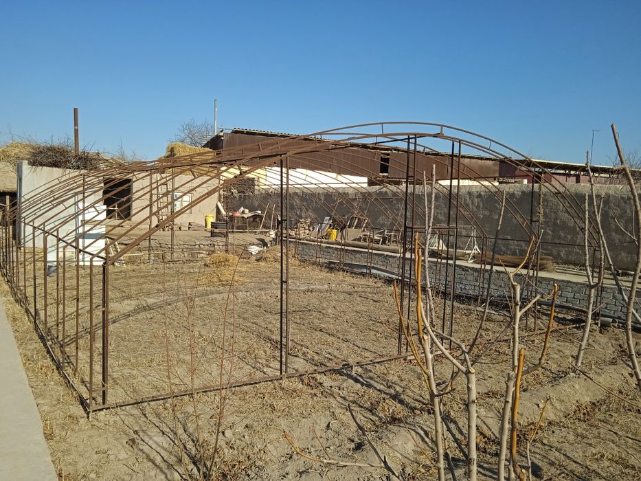 Парник сотилади 100 мкв