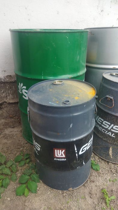 Бочки 200 литров и 70 литров