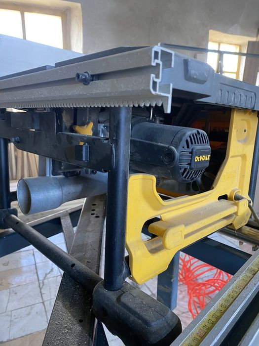 Дисковая пила dewalt