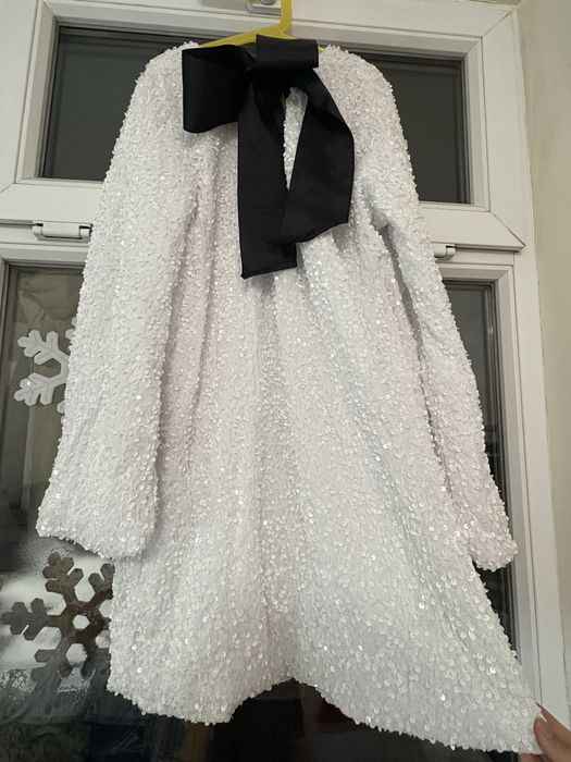 Праздничное платье с пайетками, новое!