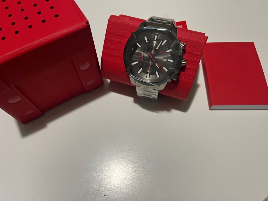 Иноксов  часовник с хронограф  Diesel