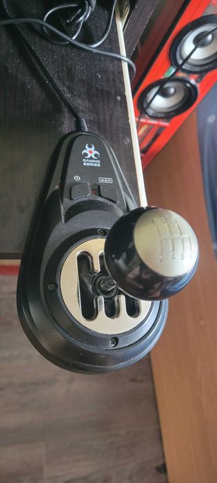 Se vinde volan gaming series myria mg7418 aproape nou