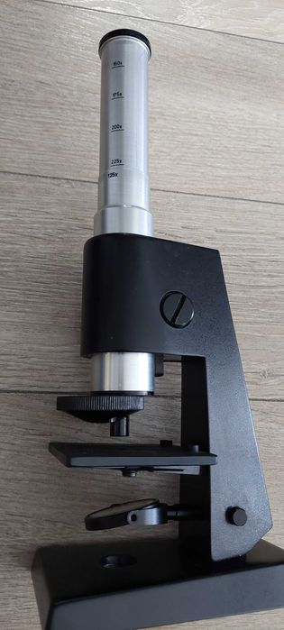 Стар малък микроскоп