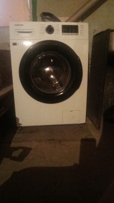 Продам стиральную машана самсунг