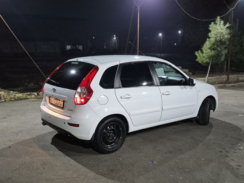 Lada Kalina 2 sotiladi