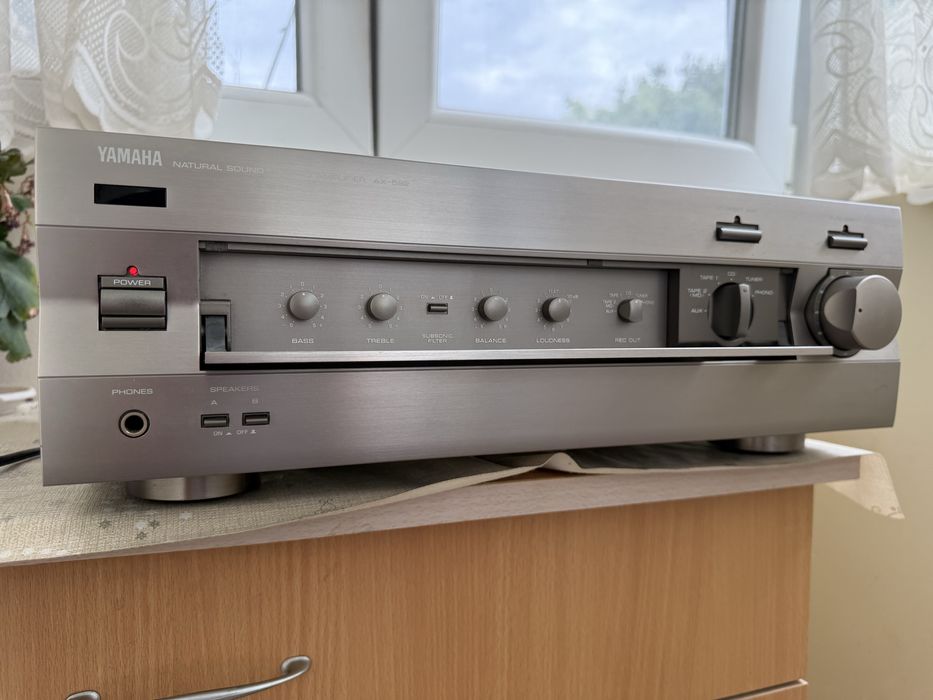 Yamaha AX-592 Качествен стерео усилвател
