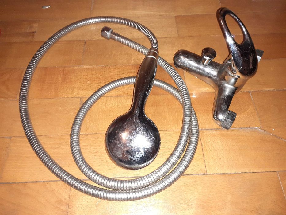 Baterie de duș pentru cadă cu furtun de duș