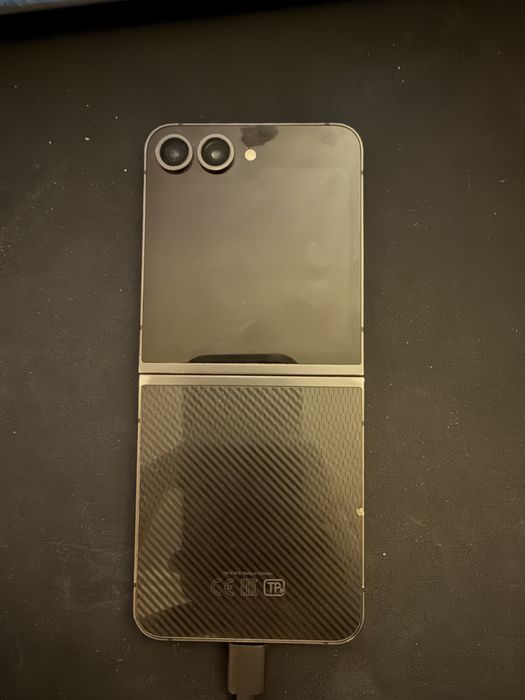 Samsung Galaxy Z Flip 6