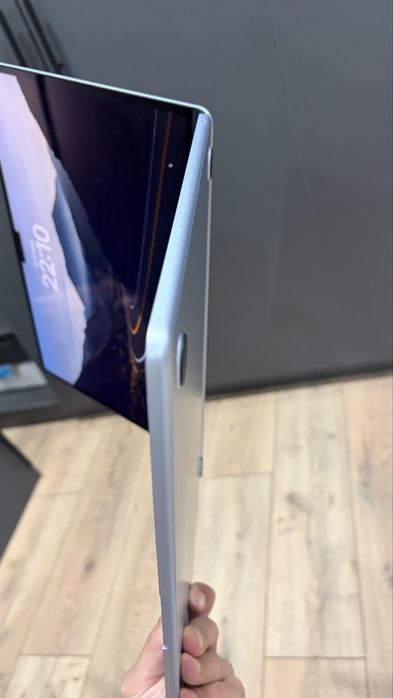 Macbook air 15 16/256 m4