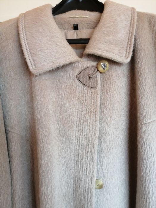 Палто от камилска вълна 48