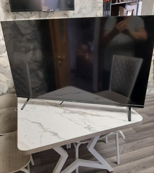 Продам телевизор на запчасти