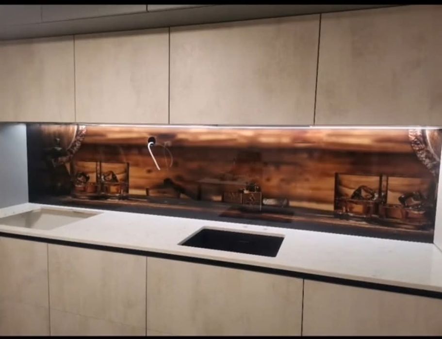 Cabine de dus, balustrade, compartimentari interioare, sticlă printata