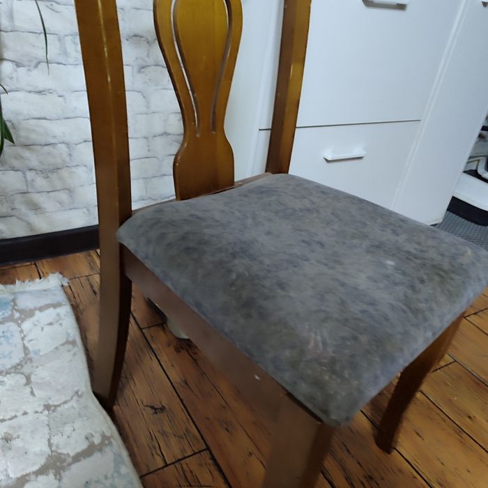 Продам стулья  Малайзийский