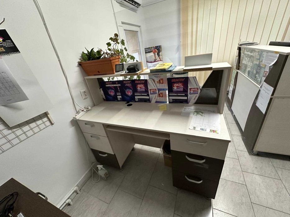 Birou in stare foarte buna