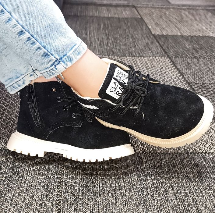 Ботинки на мальчика чёрного цвета