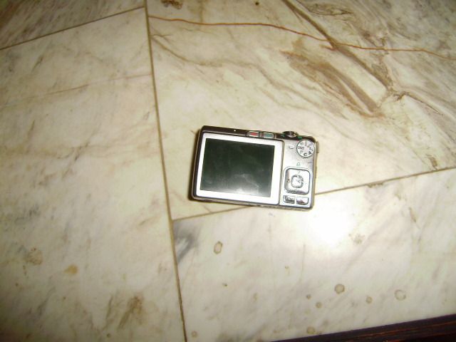 Продавам фото апарат ОЛИМПУС X-790 не работи за 10.00