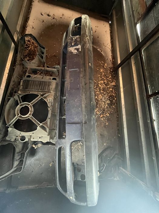 Передний оригинальный бампер и телевизор VW Венто, Гольф 3