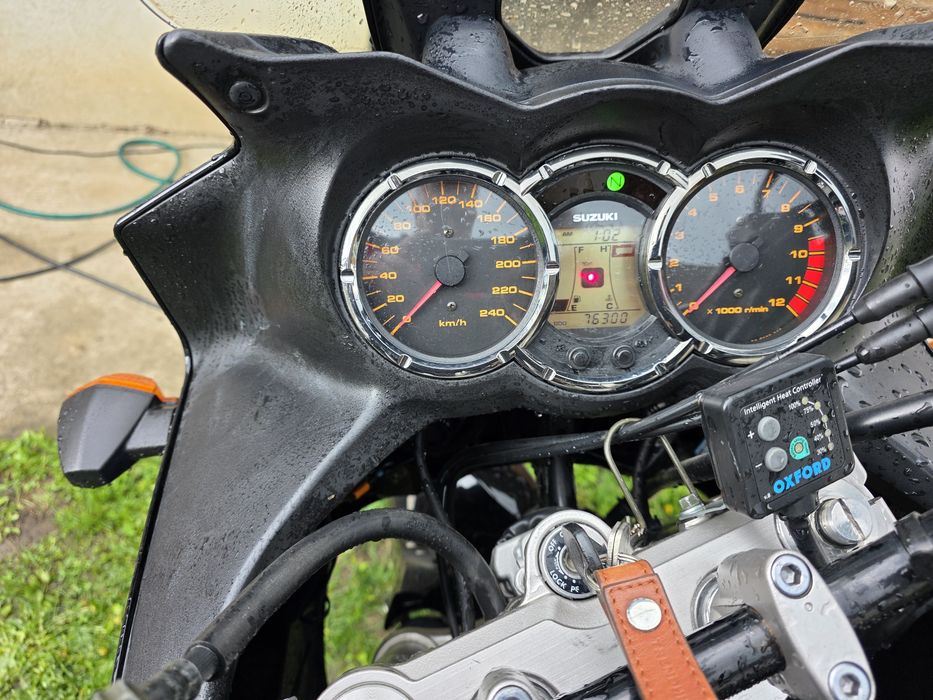 Suzuki v strom 1000 pe injectie
