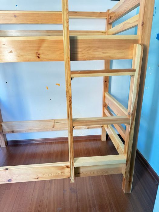 Детско двуетажно легло