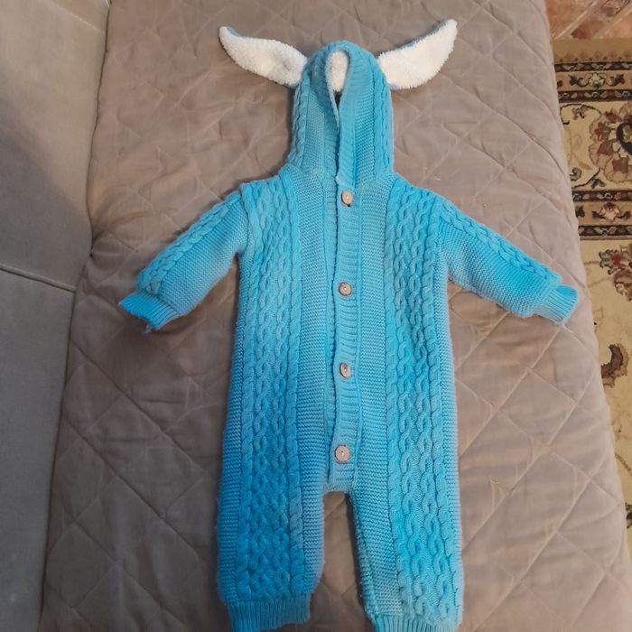 Продам детские вещи б у   по 1500