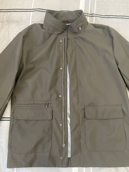 Весенняя классическая ветровка