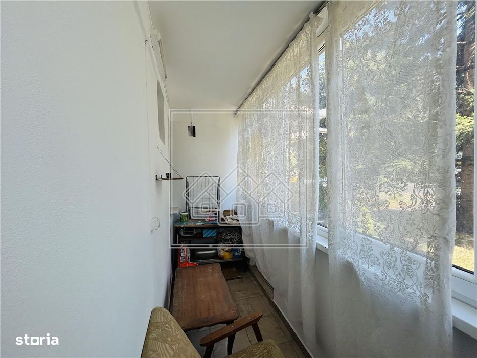 Ap cu 2 camere, balcon - Zona Cedonia