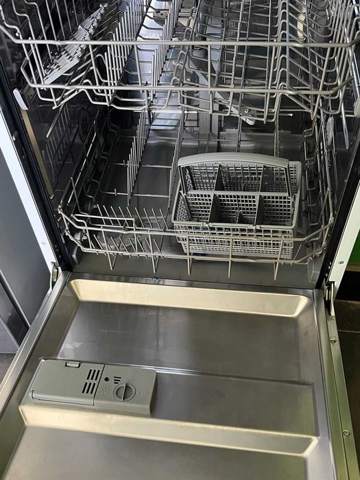 Съдомиялна Midea MFD60S121W-IT (12 комплекта) – нова, с транспортен дефект!