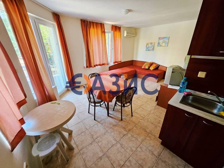 Продава се Двустаен апартамент в к.к. Слънчев бряг - 55 кв.м за 639 €/кв.м - Снимка #4