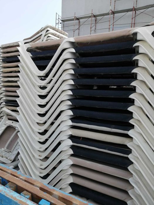 sezlonguri plaja/umbrele /saltelute