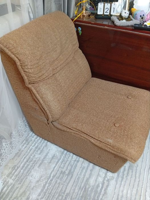 Продам 2 б/у кресла