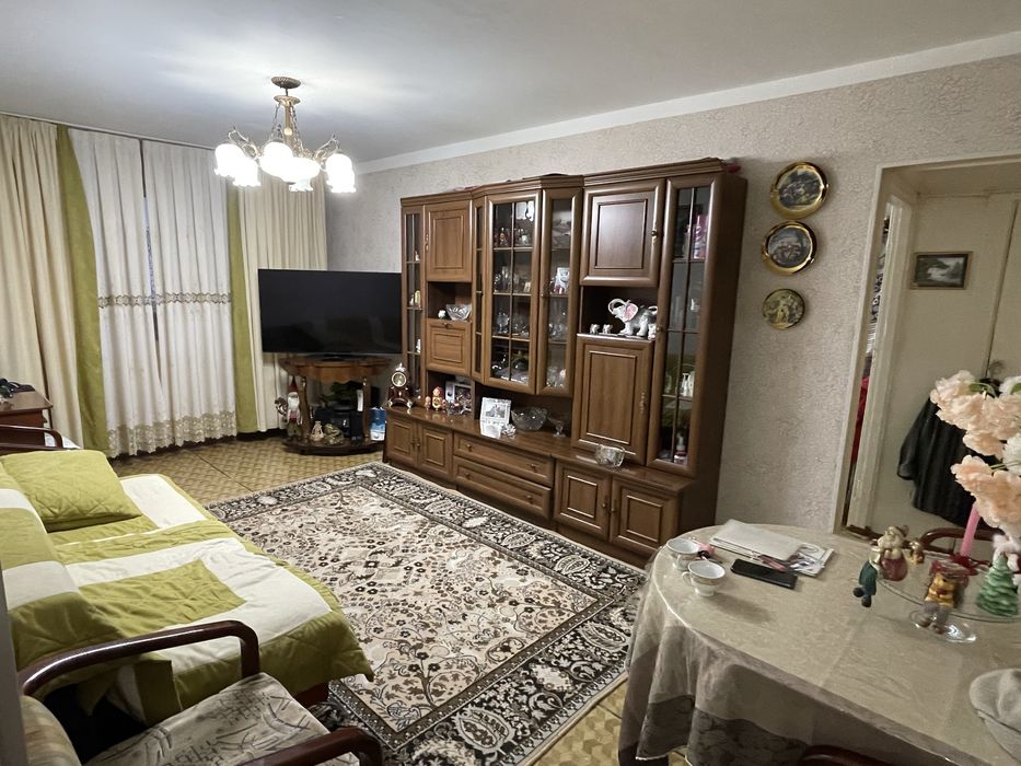 Продаётся отличная 2-комн. квартира.   48м2.    Фархадский