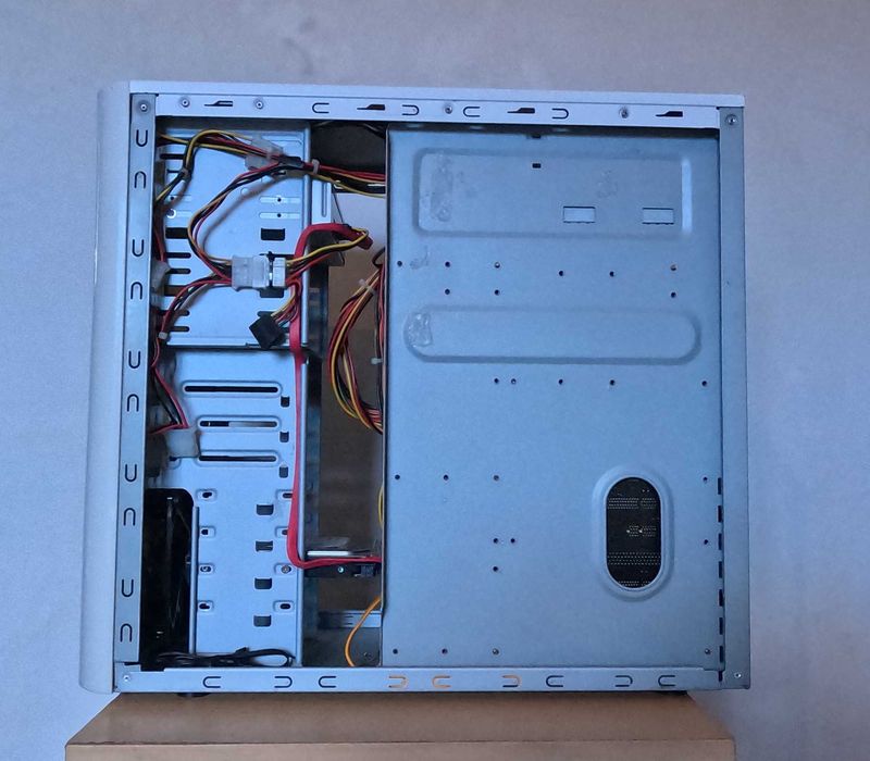 Calculator retro - perfect pentru jocuri vechi (gt620, 4 GB RAM, win7)