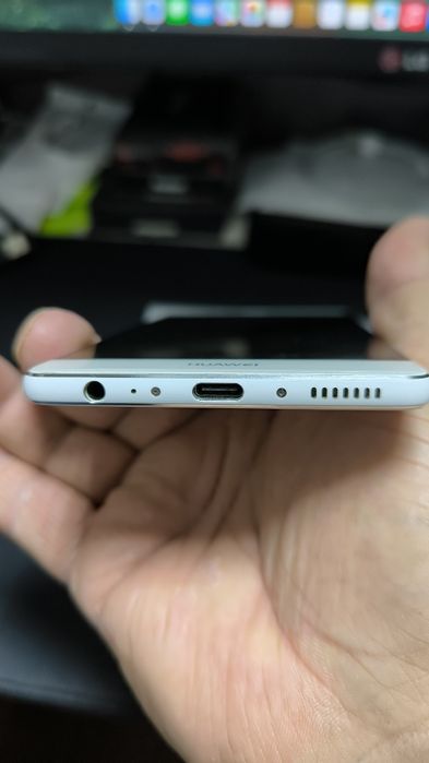 На запчасти HUAWEI P9