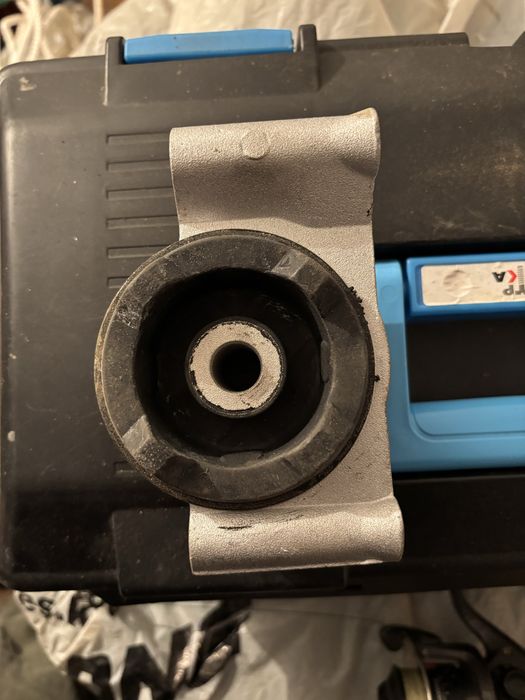 Продам запчасти ауди 80 б4