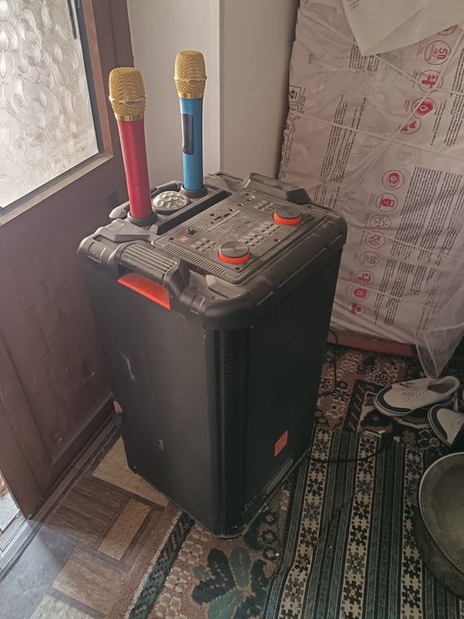 Yumshoq mebel, televizor, kalonka, shkaf, parta sotiladi