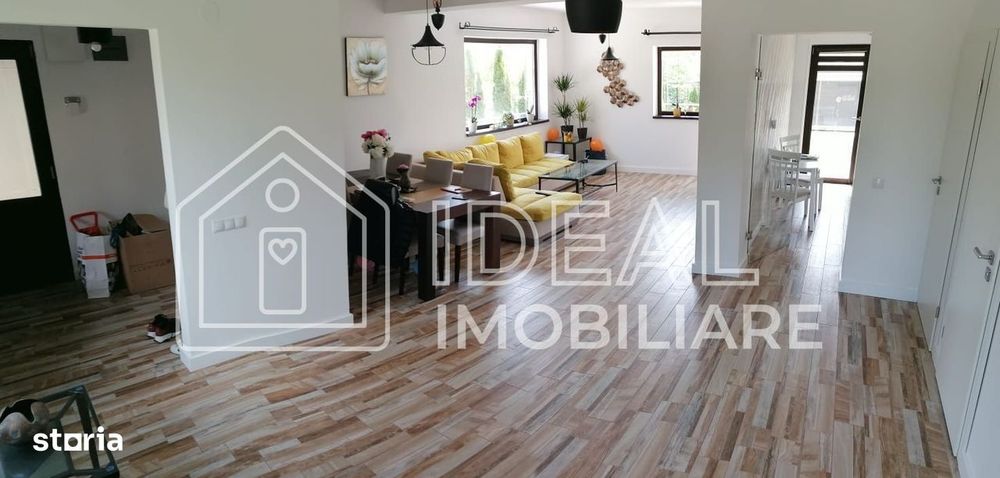 Casa moderna cu 4 camere, La  CHEIE in Poplaca