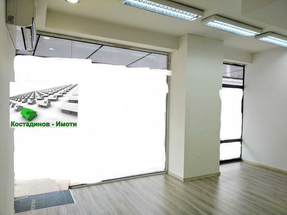 Дава се под наем Магазин в Пловдив, Център - 60 кв.м за 663 € - Снимка #1