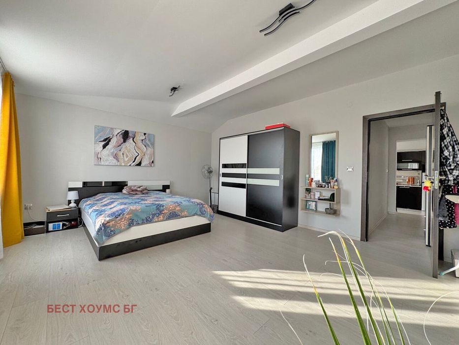 Продава се Четиристаен апартамент в к.к. Слънчев бряг - 96 кв.м за 1110 €/кв.м - Снимка #1