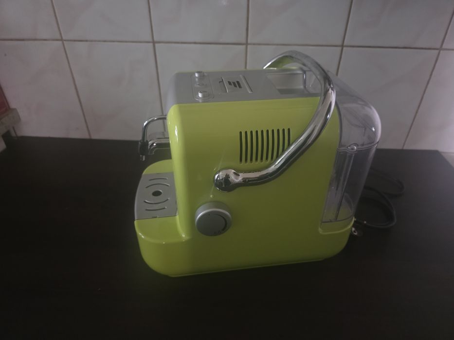Espressor cu capsule LAVAZZA A Modo Mio Extra by Saeco – functional