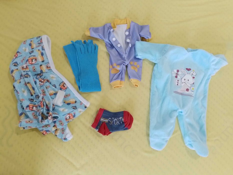 Играчка детска количка и бебе с дрехи + шише и гърне