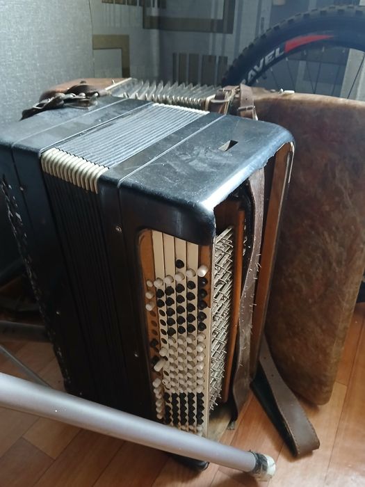 Продам два баяна