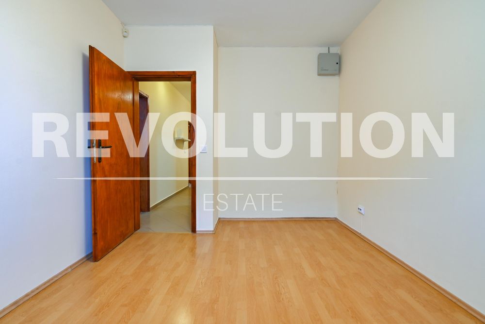 Дава се под наем Тристаен апартамент в София, Младост 1 - 106 кв.м за 766 € - Снимка #10